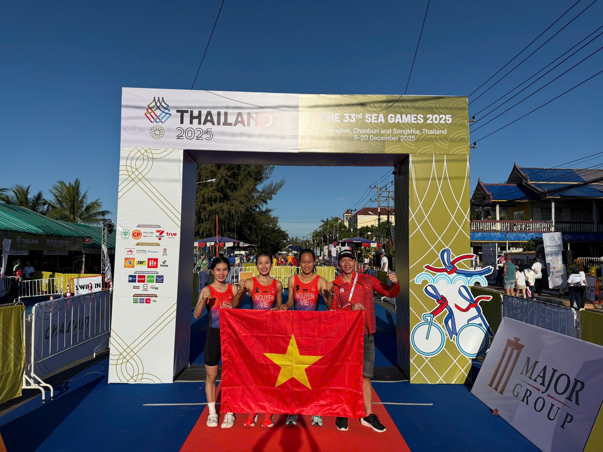 Triathlon Việt Nam bùng nổ ngày thứ 2 SEA Games 33: HCV Duathlon 3 nam, HCĐ Duathlon 3 nữ